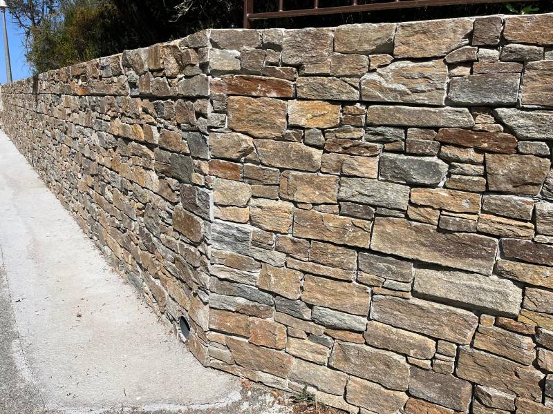 Mur extérieur en parement naturel Rustique rouge