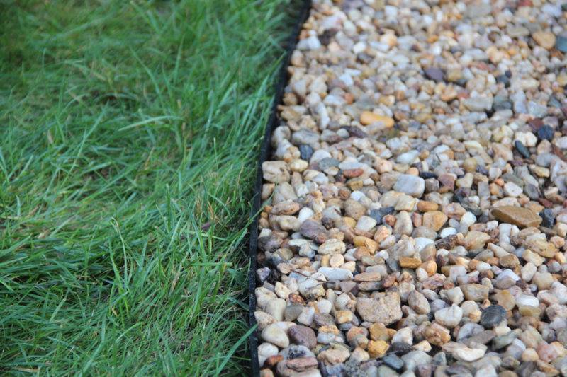Bordure jardin gravier gazon