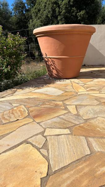 Terrasse en opus incertum quartzite jaune 