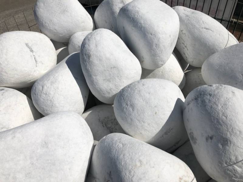 Gros galets blancs de Carrare