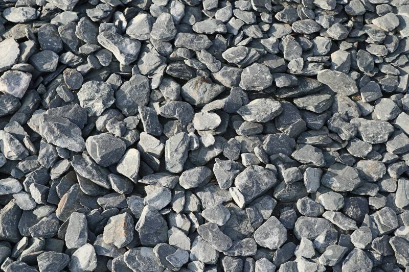 Paillette de schiste ardoisier pour paillage minéral moderne et durable au Rove près de Marseille en PACA